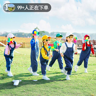 新款亲子装演出服元旦联欢会背带裤表演服幼儿园糖果色卫衣园服