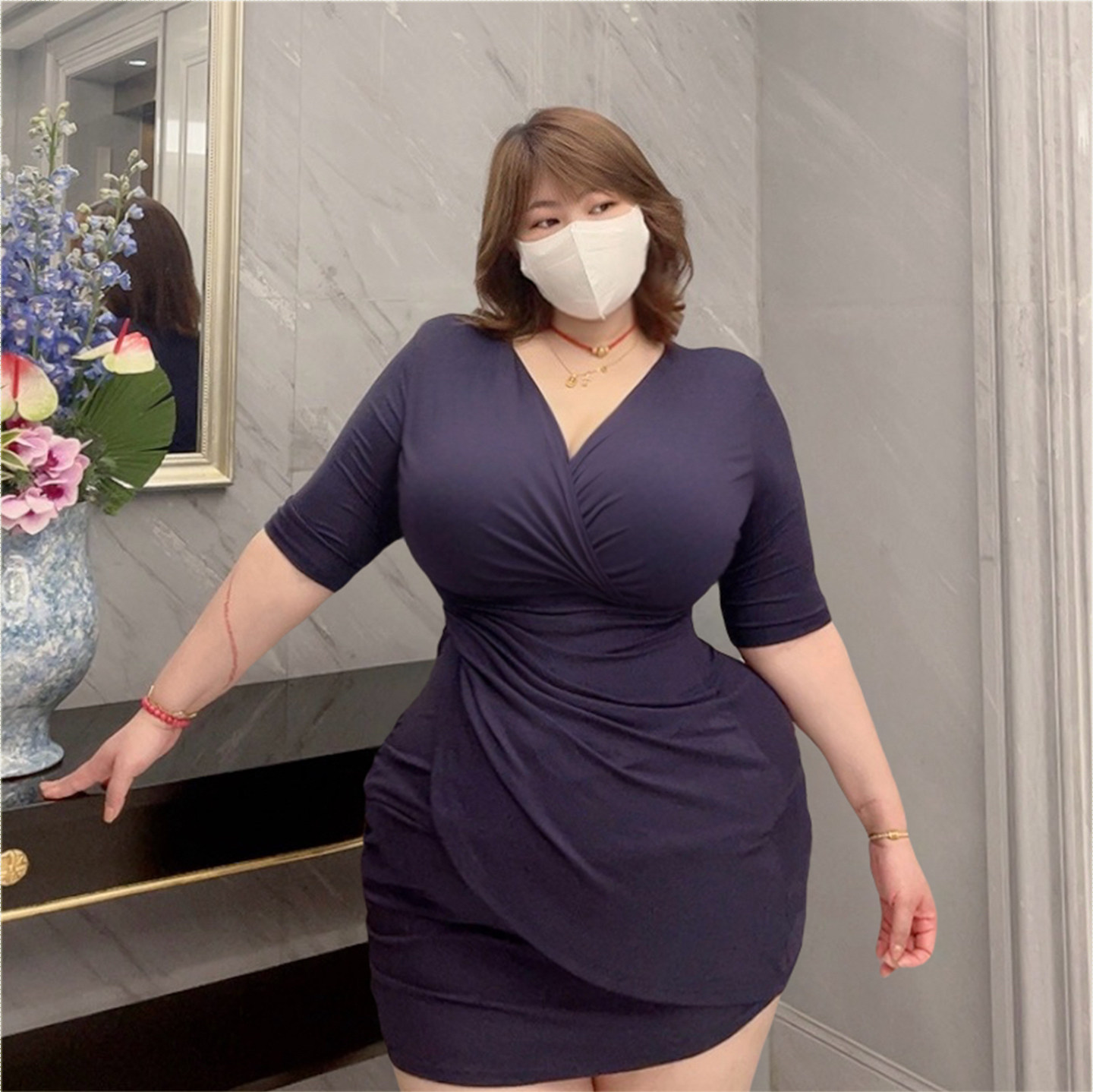 大码女装胖mm气质修身V领连衣裙