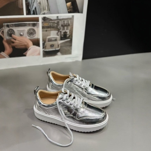 IDO2026年超火的鞋子镜面银牛皮厚底增高女板鞋舒适时髦休闲鞋女