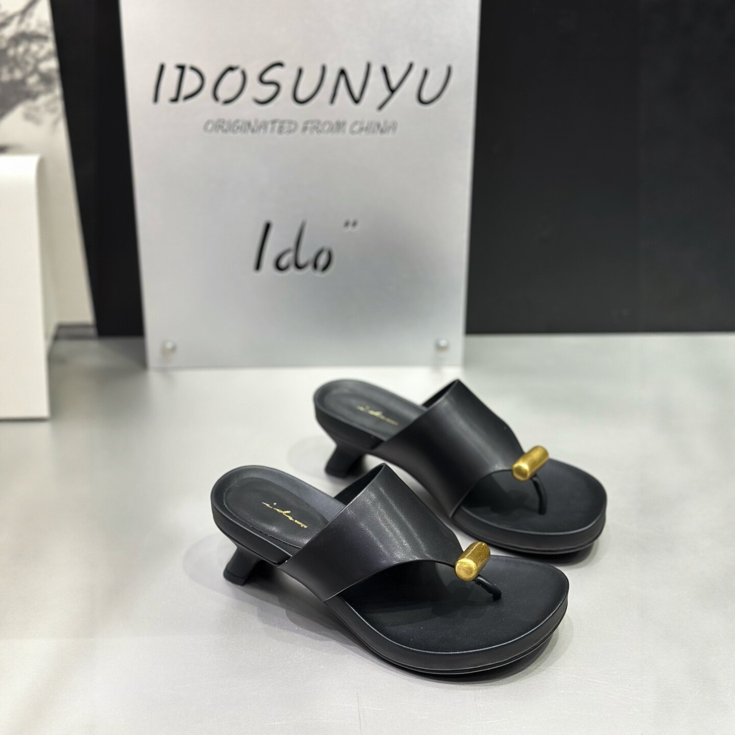 idosunyu2026巨好看的鞋子夏天凉鞋真皮套趾绝美不累脚凉拖鞋高跟