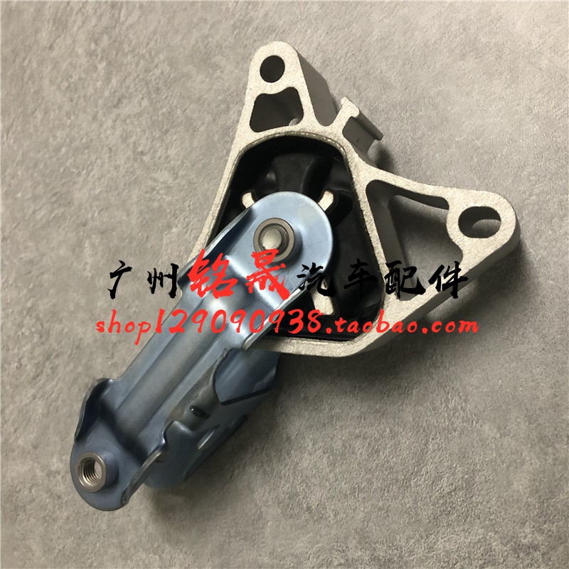 适用奔驰B180发动机B200机脚胶B260支架A180吊架A200脚垫A260支撑