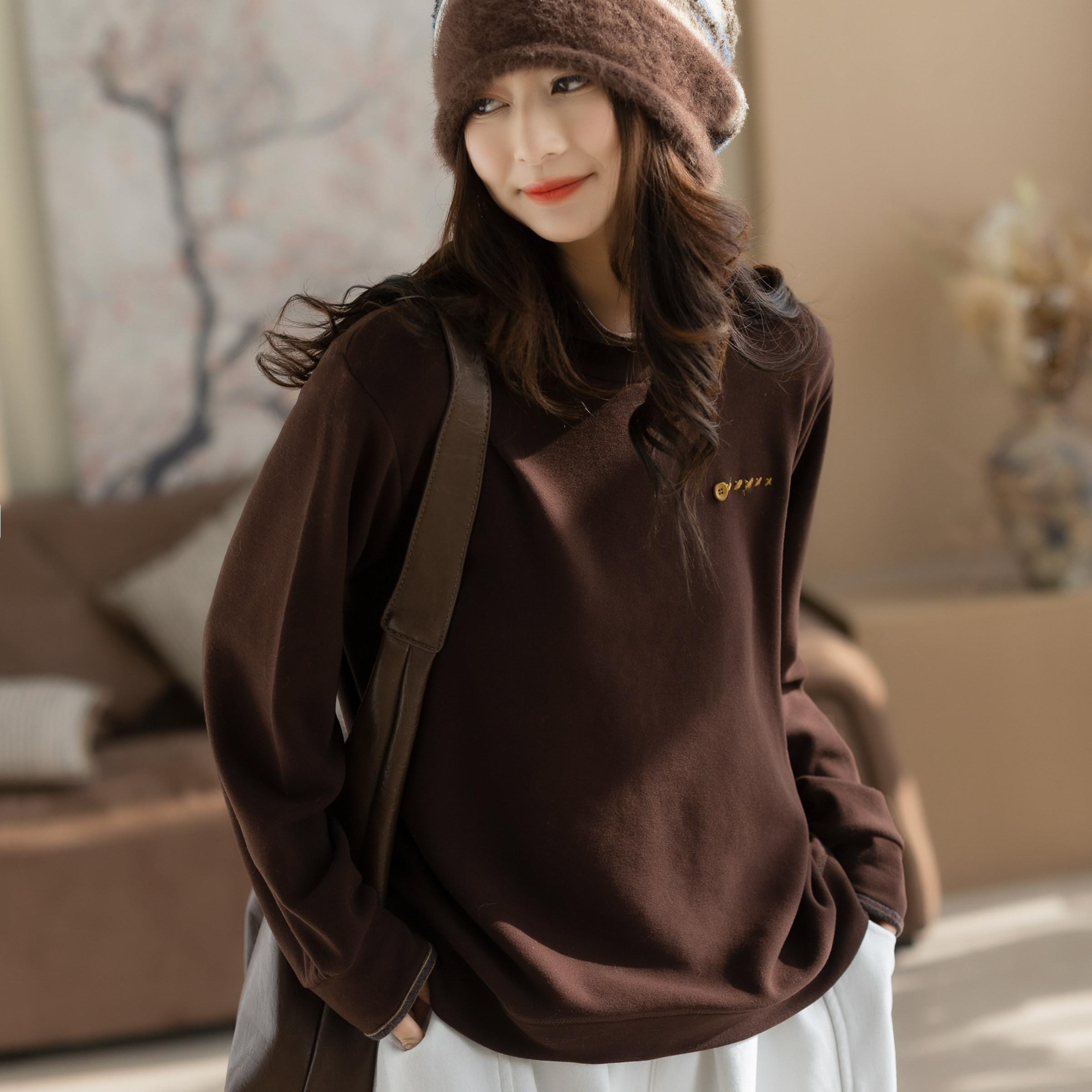 咖咪羽打底衫女秋冬新款女士圆领复古黑色休闲流行洋气女装上衣