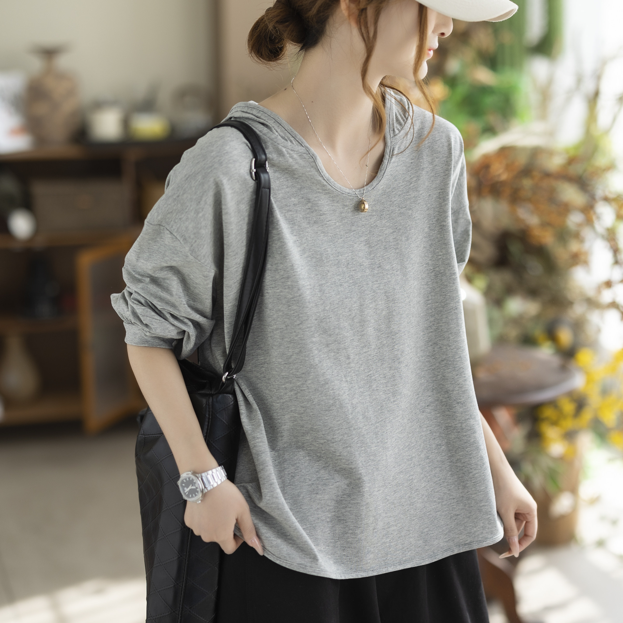 咖咪羽夏季新款连帽V领长袖T恤女宽松显瘦休闲百搭灰色慵懒风上衣