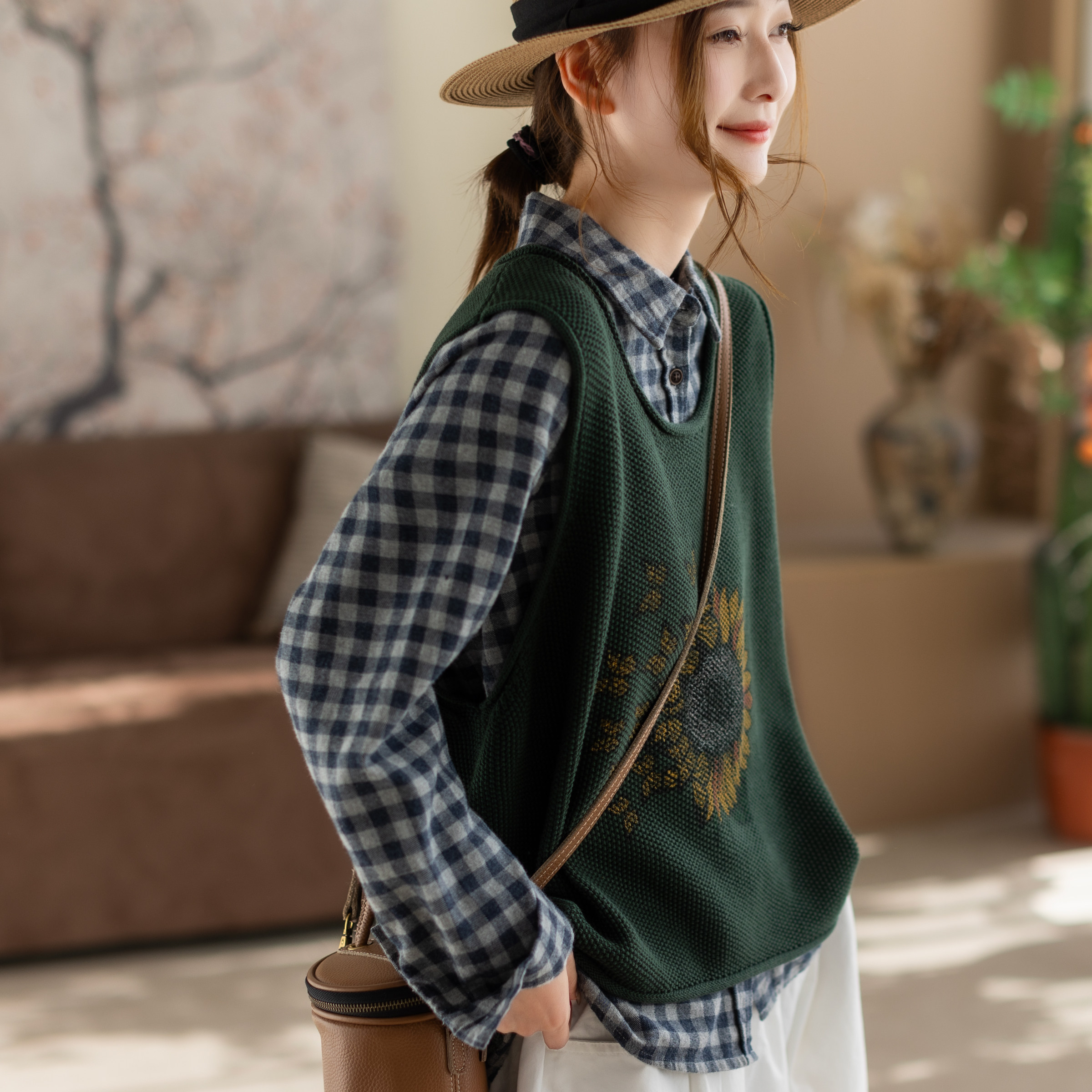 咖咪羽针织马甲女春秋新款圆领休闲印花棉线无袖坎肩女装上衣马夹