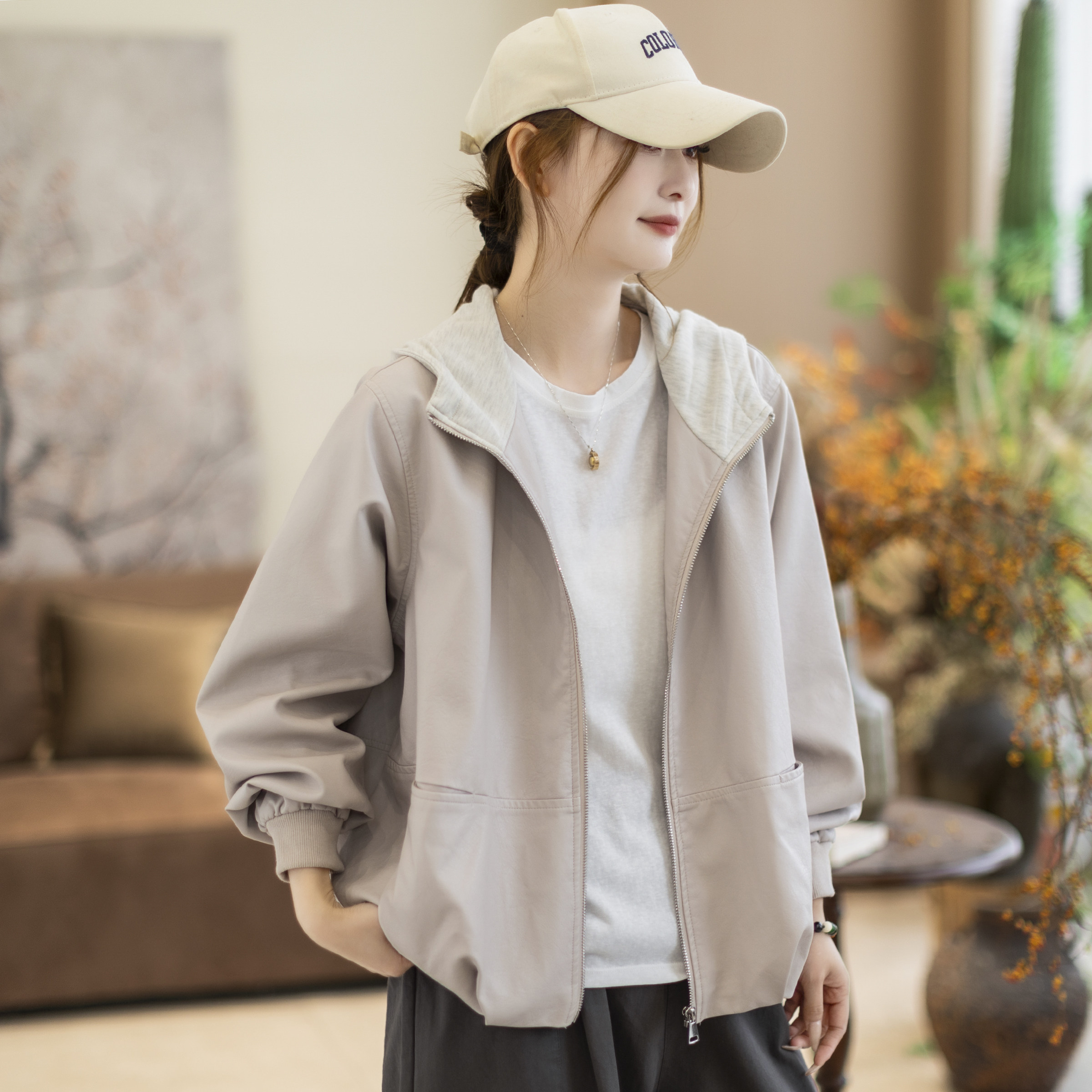 咖咪羽皮夹克女春秋新款女士连帽洋气纯色通勤气质女款上衣外套