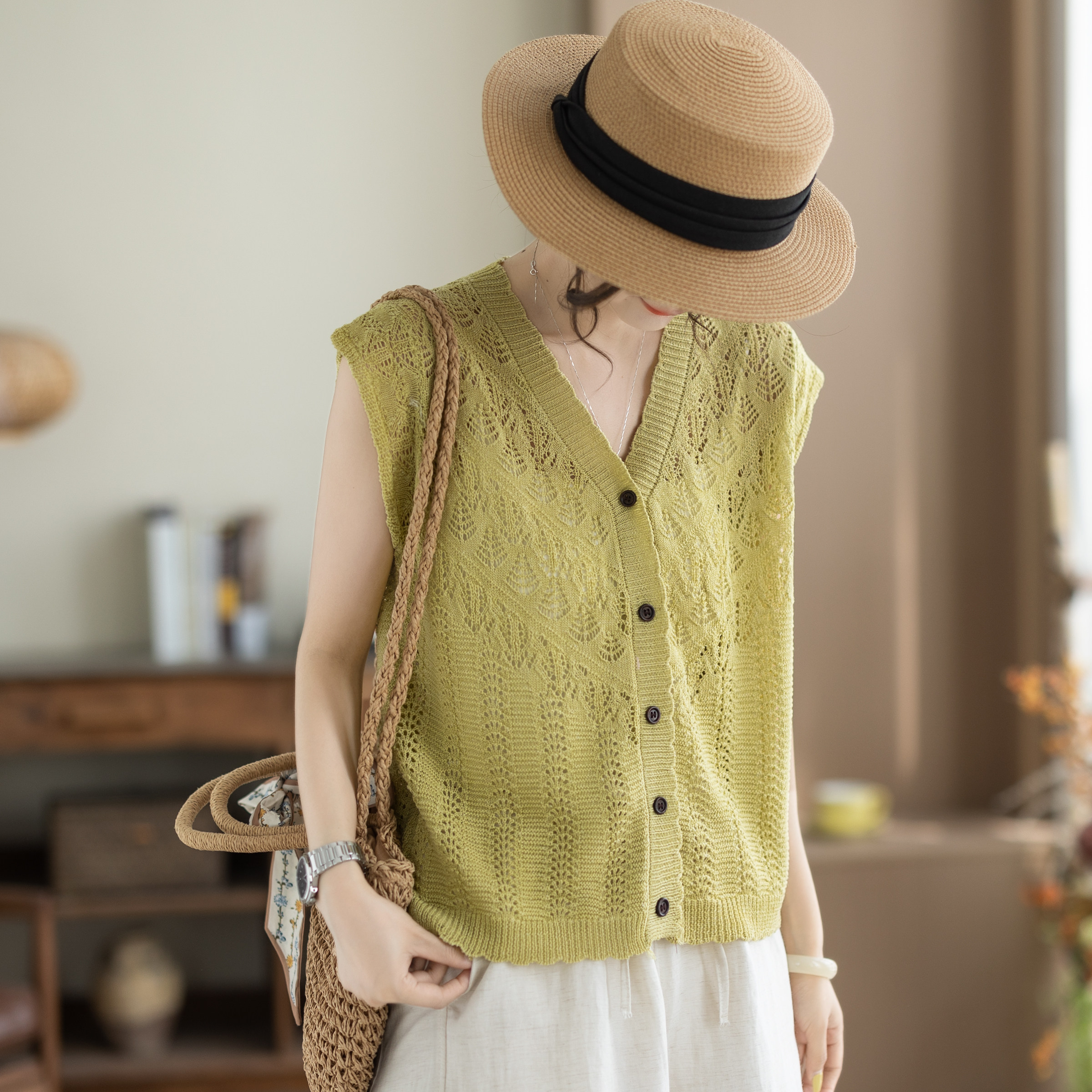 咖咪羽针织马甲女夏季新款无袖坎肩通勤大码女士宽松流行女装上衣