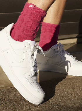 Nike耐克2025秋Air Force 1 '07女子空军一号运动板鞋 DD8959-100