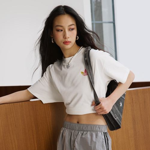 阿迪达斯三叶草女子运动圆领T恤