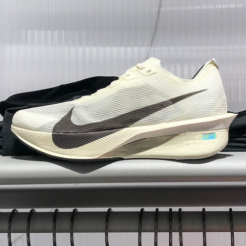 耐克男子缓震运动跑步鞋