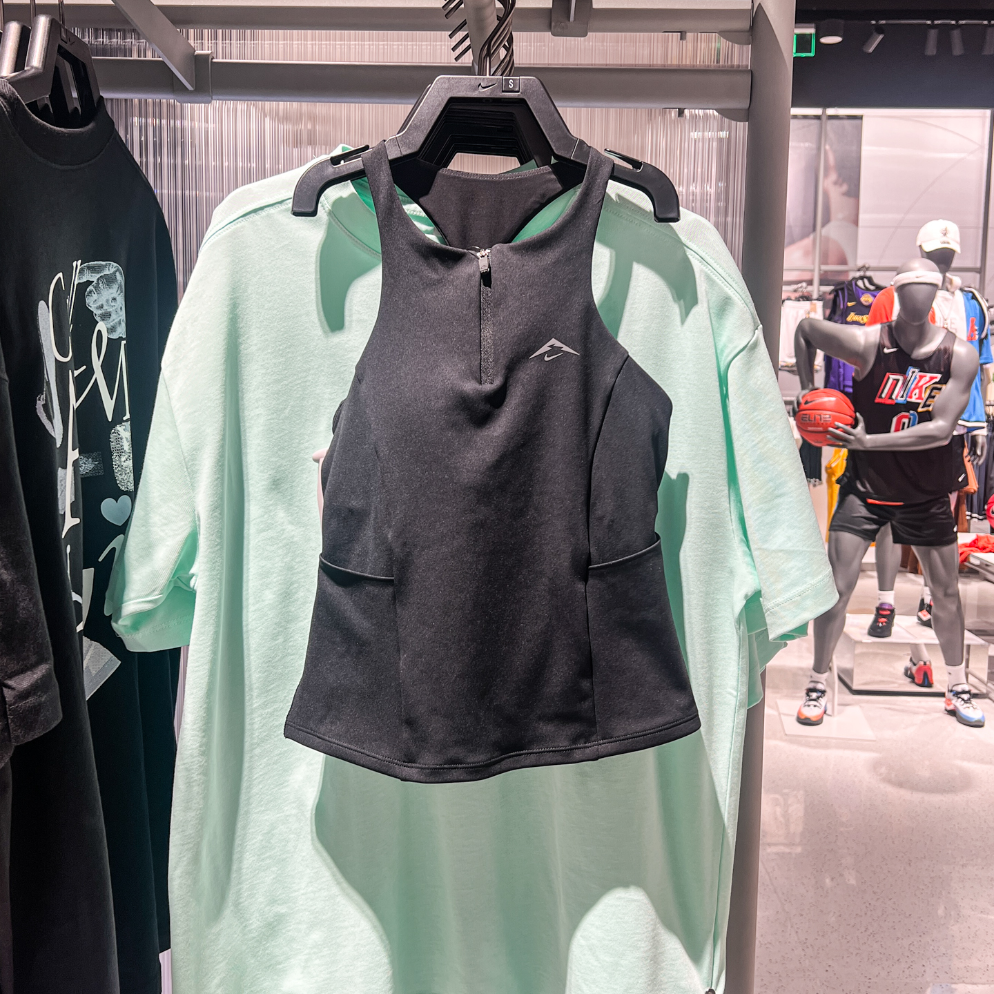 Nike耐克2025夏季女子速干透气无袖带胸垫运动健身背心HF5407-010