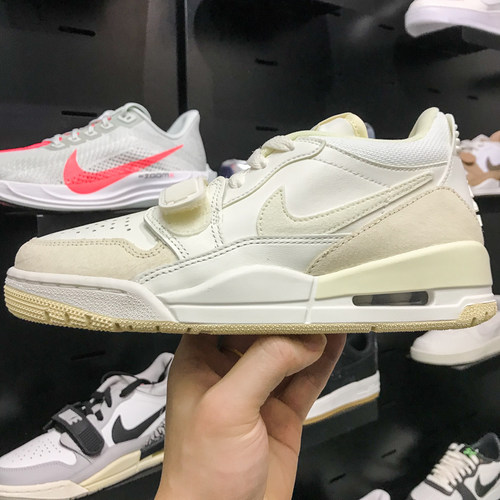 NIKE耐克女鞋2025春新款AJ312经典百搭低帮篮球运动鞋 FQ7827-102
