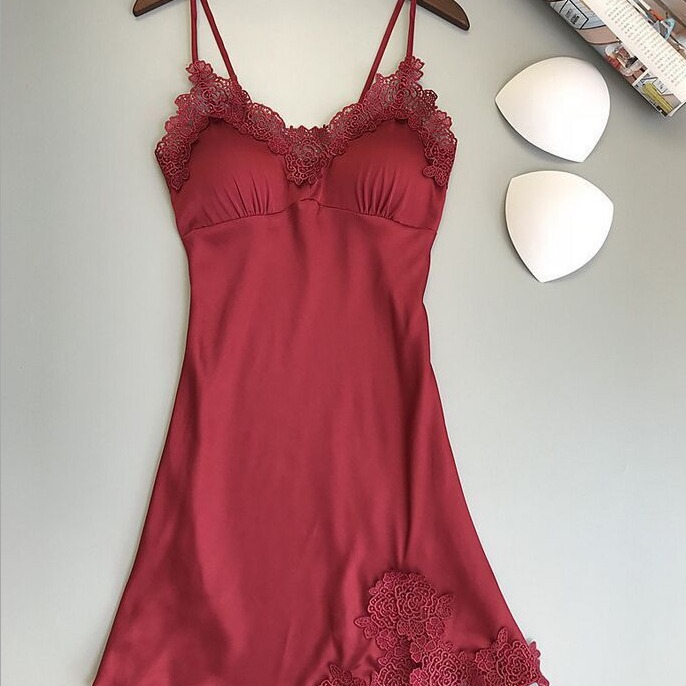 蕾丝吊带睡裙女夏冰丝性感带胸垫薄款2025年新款女士韩版诱惑睡衣