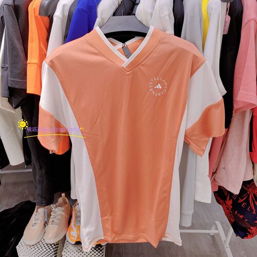 现货 adidas stella 女运动速干排汗宽松V领短袖T恤GU4348