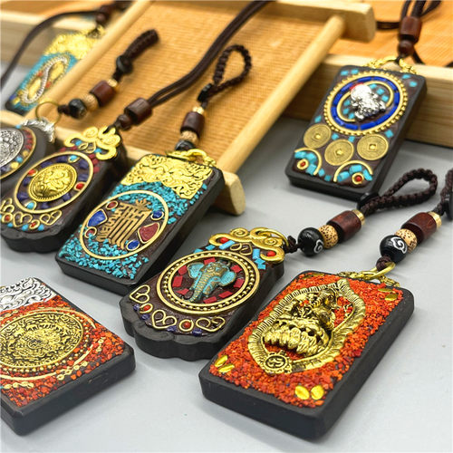 檀木手工镶嵌吊坠扎基拉姆守护神