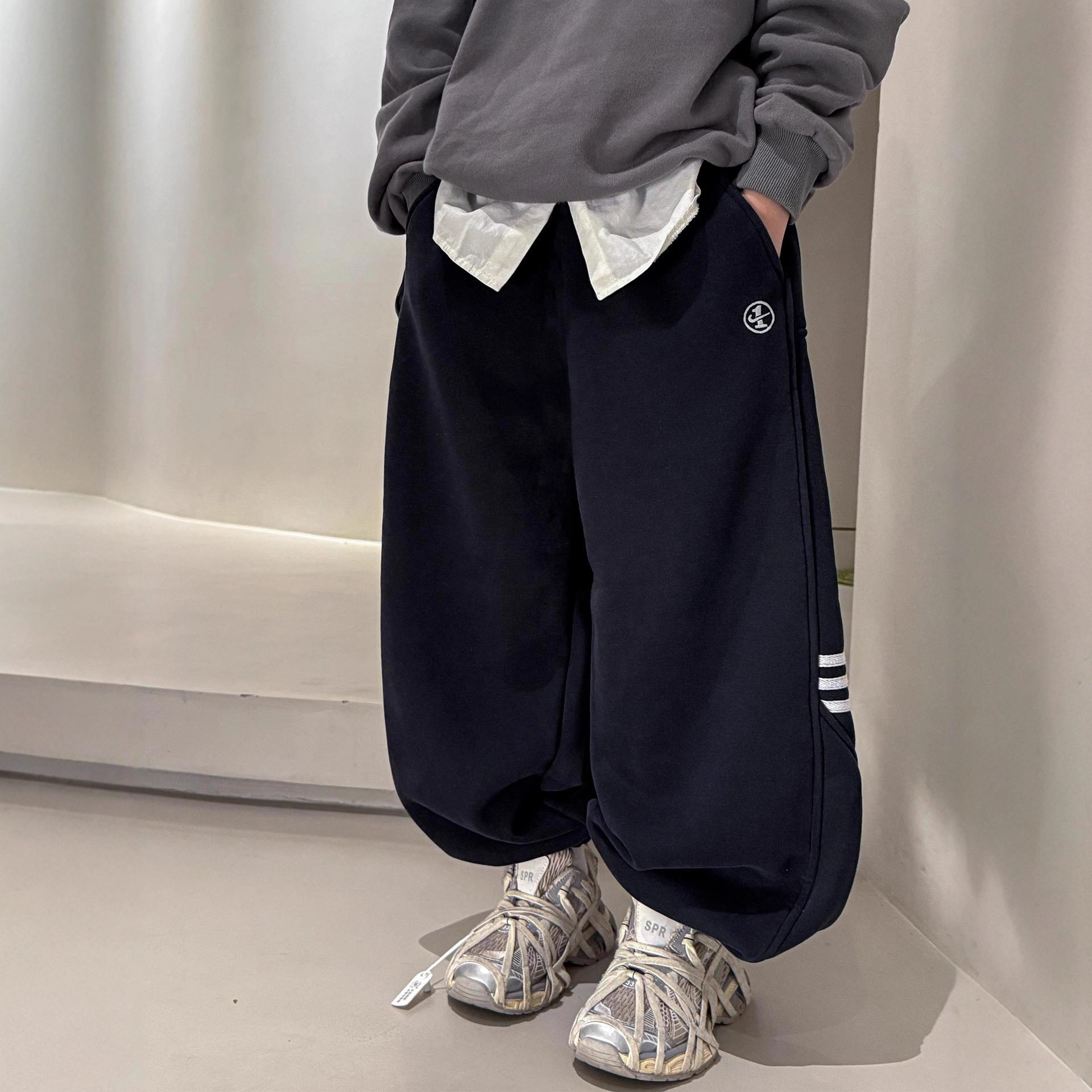 男童冬季加绒裤子新款中大童秋冬款加厚男孩儿童一体绒运动裤，童装裤子，摩比熊