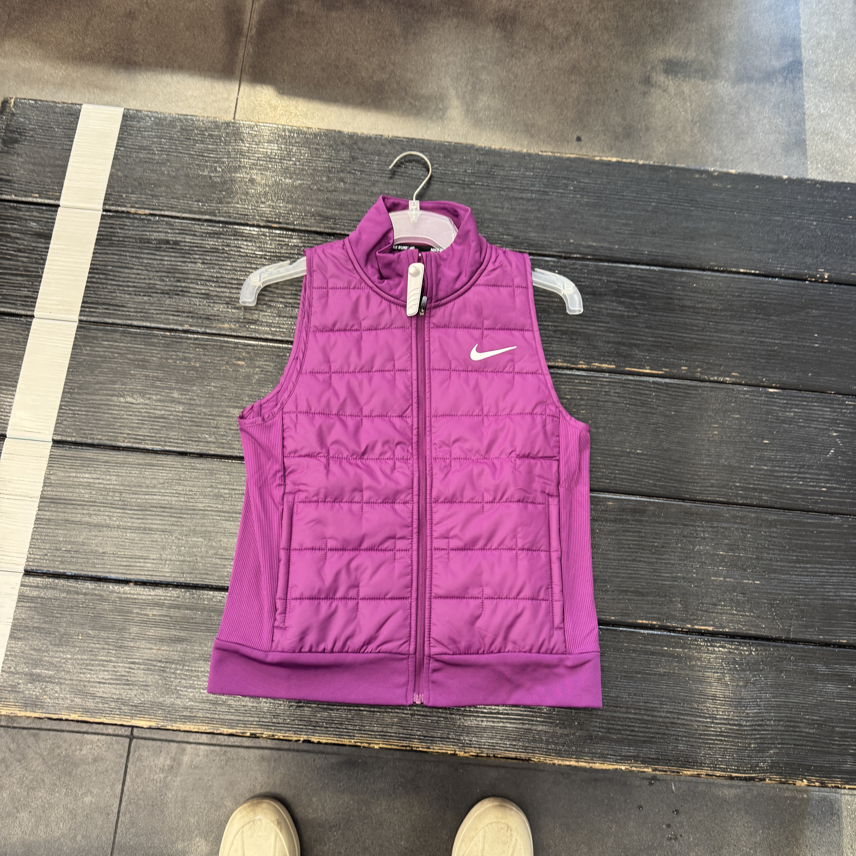 正品Nike/耐克THERMA-FIT女士跑步训练经典保暖棉马甲DD6085-503
