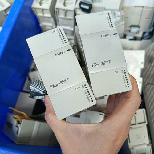 议价PLC扩展模块FX2N-16EYT 成色漂亮 功能正常使
