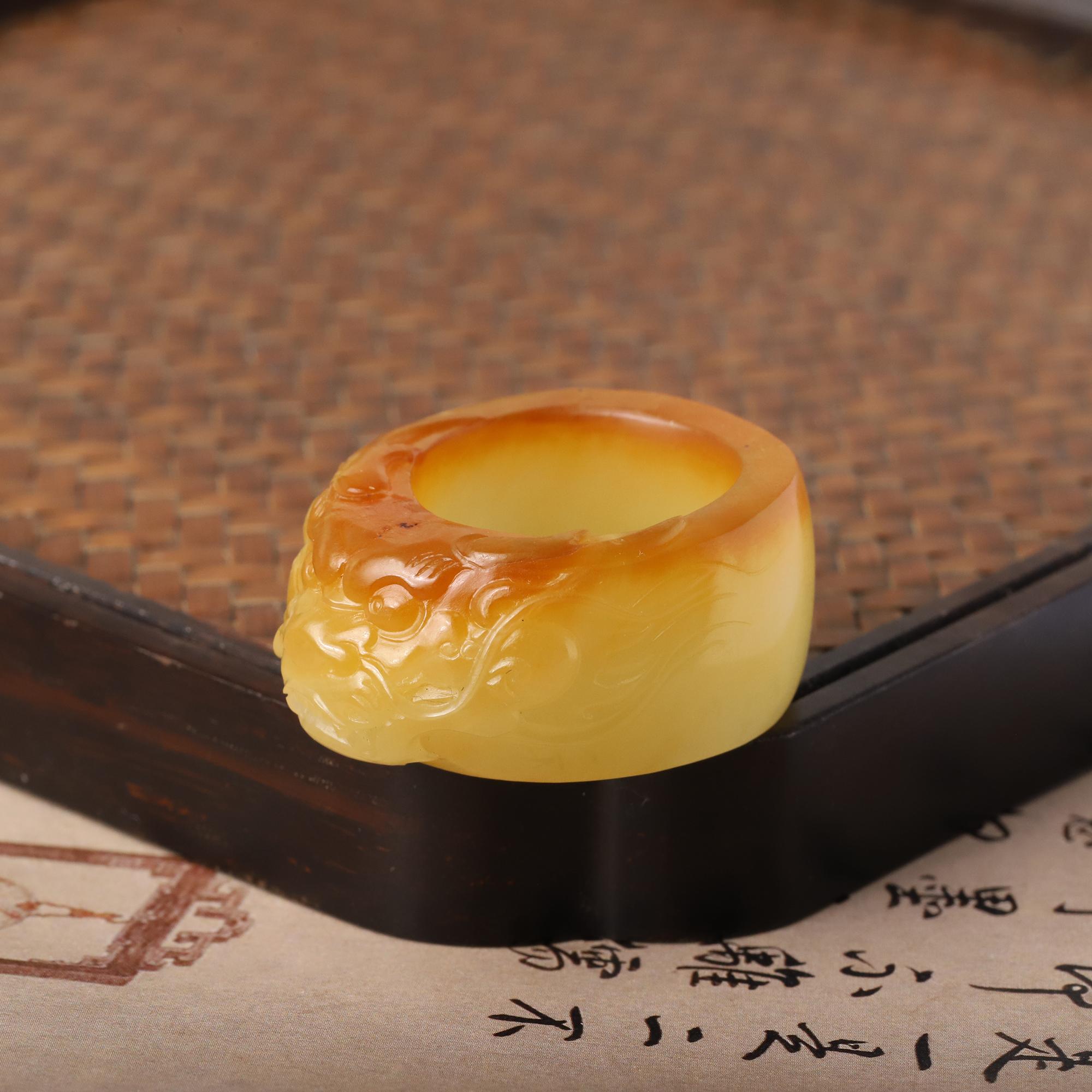 20mm黄沁扳指天然鸡油黄新疆和田玉籽料黄玉戒指黄沁扳指玉石把件