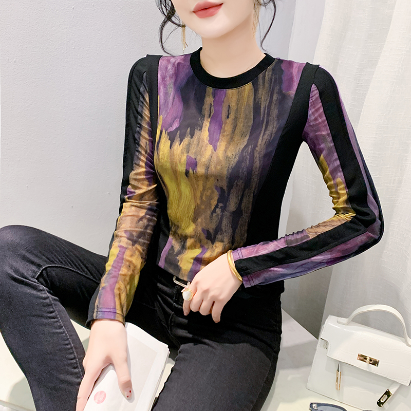欧洲站内搭t恤女长袖春秋新款别致扎染印花上衣修身网纱打底衫潮