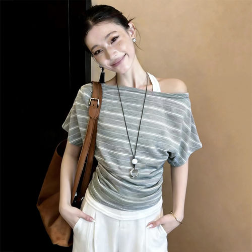 一字肩条纹显瘦短袖t恤女2026夏季新款修身显瘦百搭休闲斜肩上衣