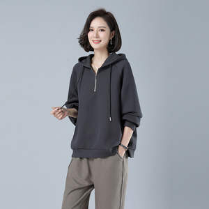 时尚宽松显瘦女装卫衣 舒适百搭休闲上衣 简约大气长袖外套图片 时尚宽松显瘦女装卫衣 舒适百搭休闲上衣 简约大气长袖外套图片