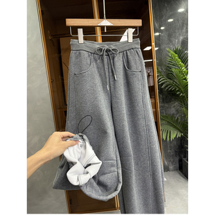 冬季里的时髦单品！加绒松紧腰休闲束脚镰刀卫裤女    M778106~JS