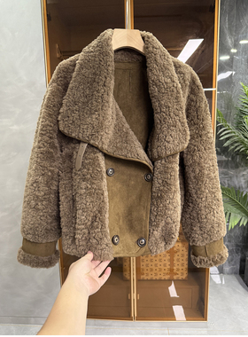 P牌wu敌！柔糯颗粒绒宽松大翻领双排扣麂皮绒短外套女   D6282~ME