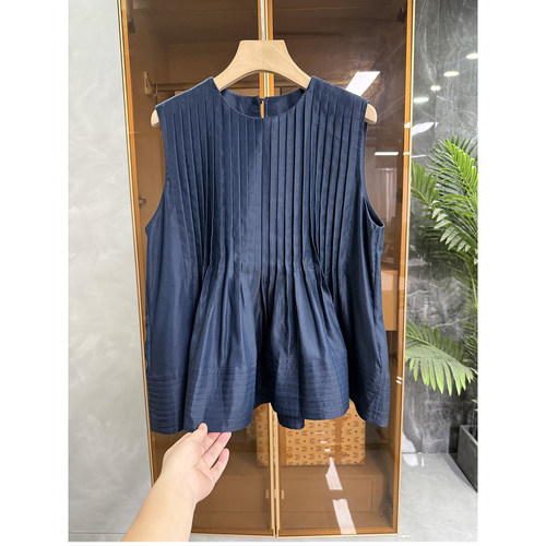 重工打揽真丝棉圆领无袖上衣