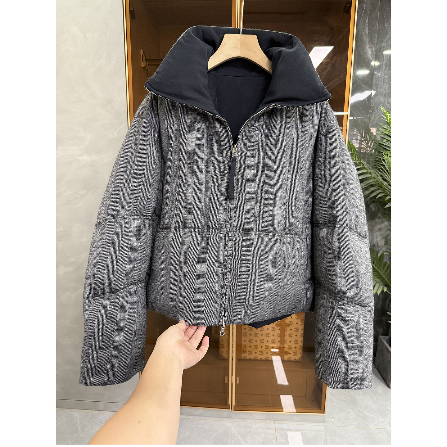 柜款宽松人字纹鹅绒羽绒服短外套