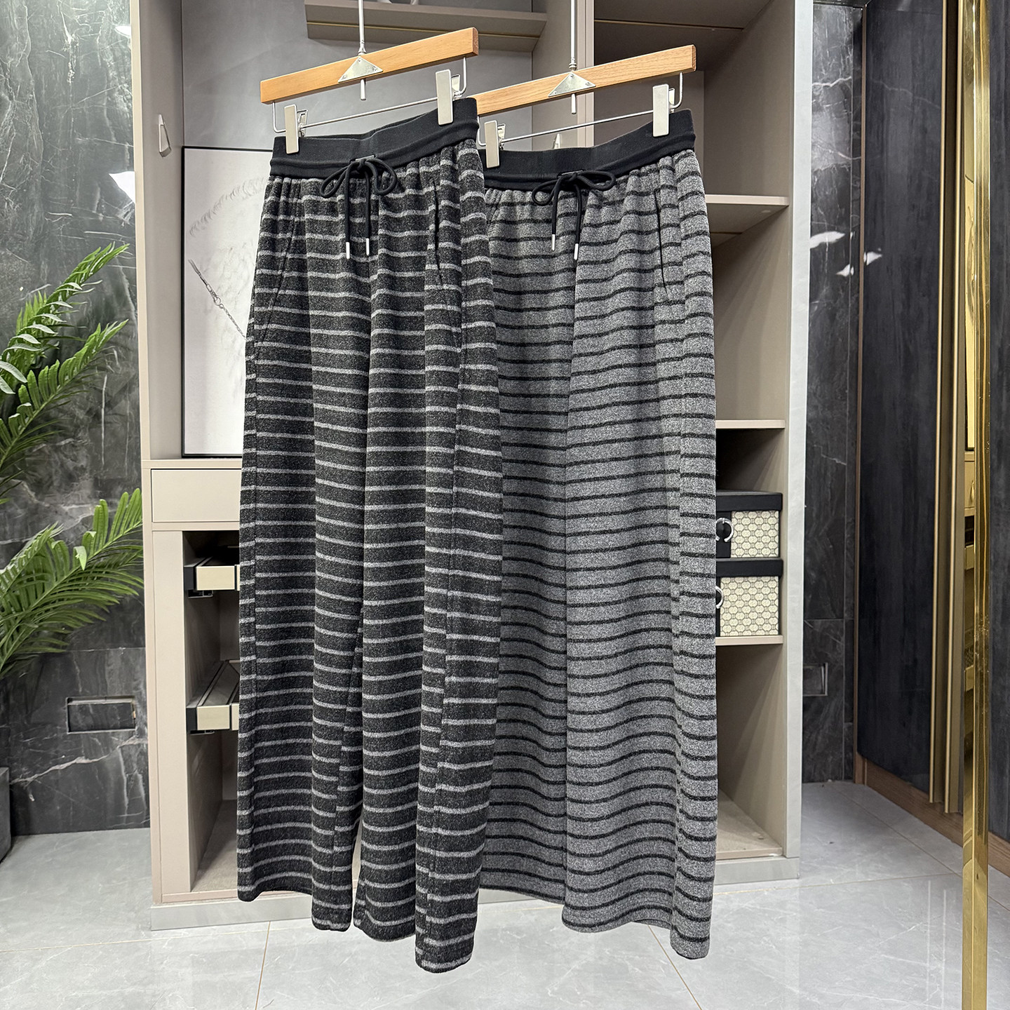N货！通勤百搭！加绒羊毛条纹松紧腰休闲阔腿裤女    S85772~ZY