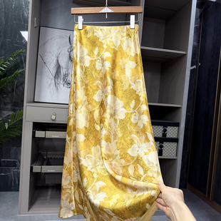 氛围感拉满的气质单品！印花醋酸缎面A字半身裙女  HK1261~ZY