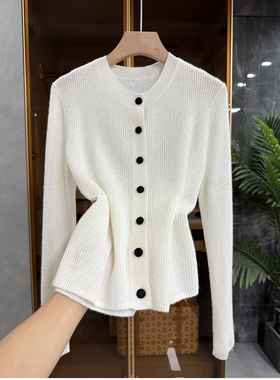 清仓不予退换！ji别！羊绒包扣圆领长袖针织开衫女KSJP02~JS
