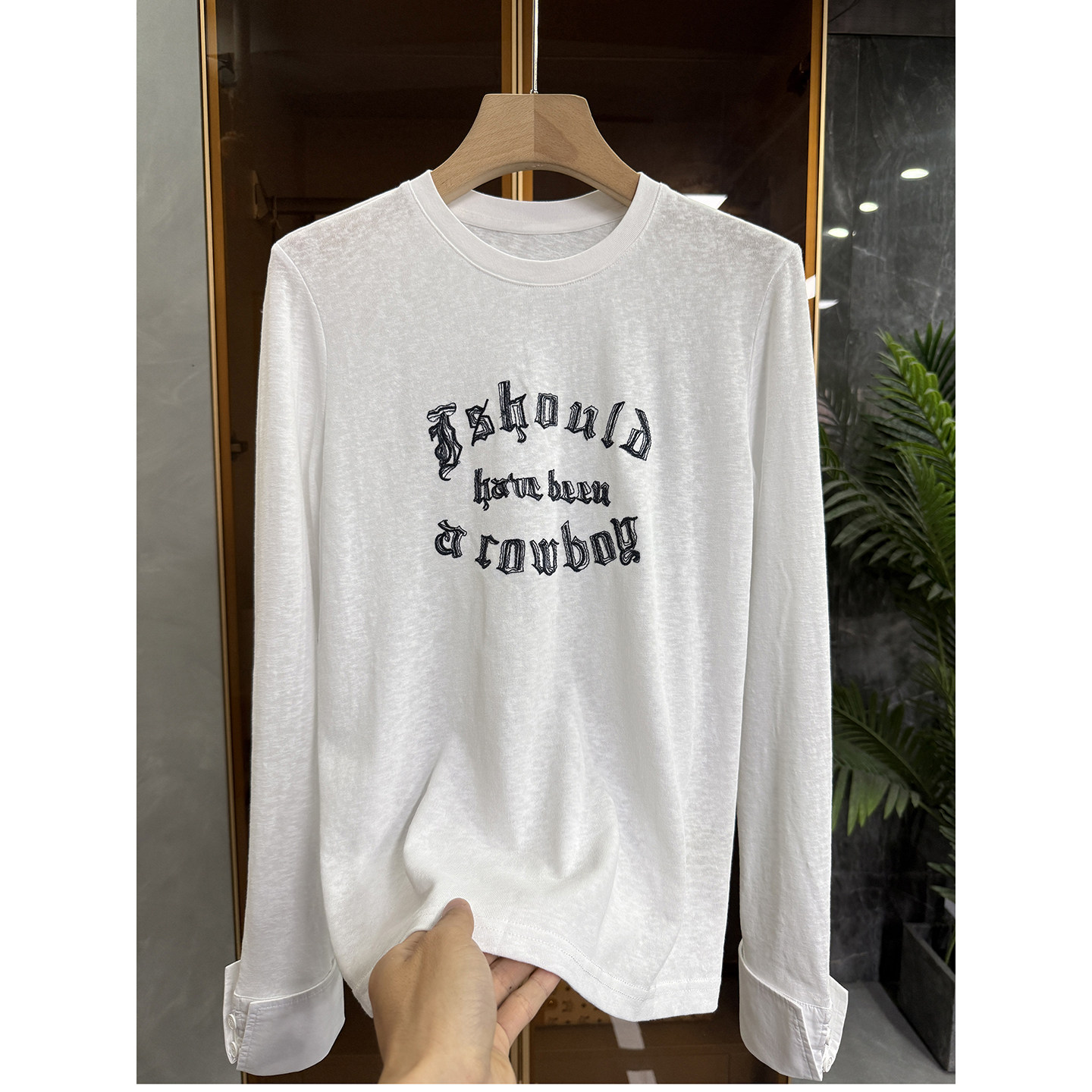 jin口料！厂里墙裂推荐！刺绣圆领长袖棉T恤女112038C~JS