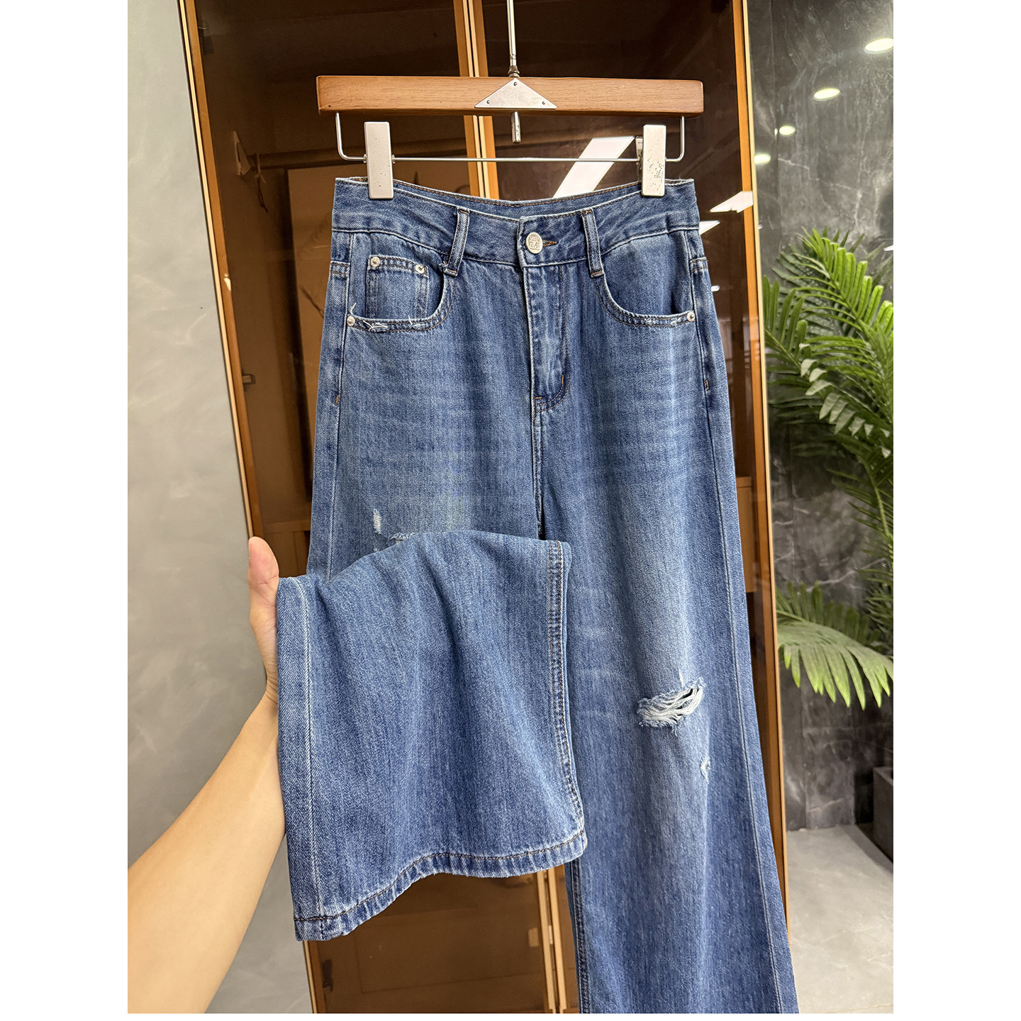 N货！舒适又显瘦！薄款破洞柔软牛仔直筒九分裤女  M778808~JS