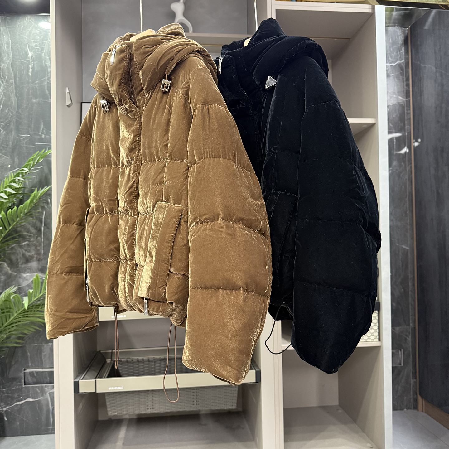 柜款丝绒连帽白鸭绒羽绒服外套