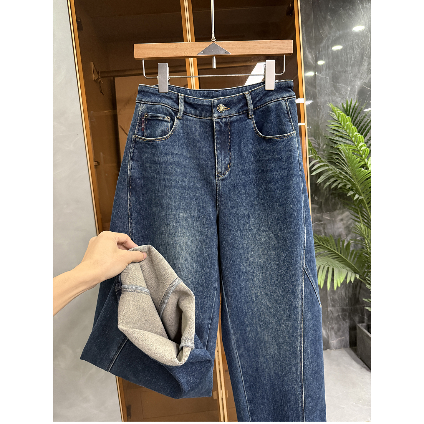 大工厂！微弹磨毛牛仔镰刀裤