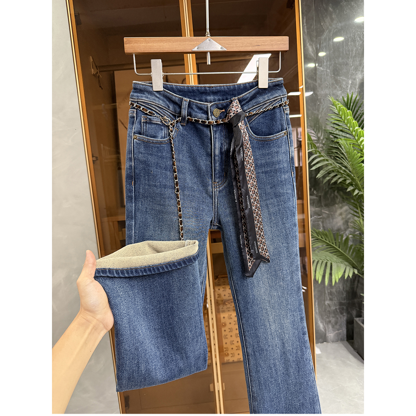 N货！穿出性感小蛮腰！修身磨毛微弹牛仔喇叭裤女    M0400201~JS