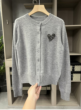 P牌款！好穿不费力！羊绒订钻爱心圆领针织开衫上衣女  D2287~ME