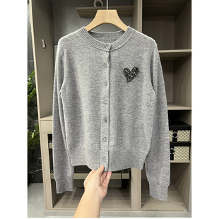 P牌款！好穿不费力！羊绒订钻爱心圆领针织开衫上衣女  D2287~ME