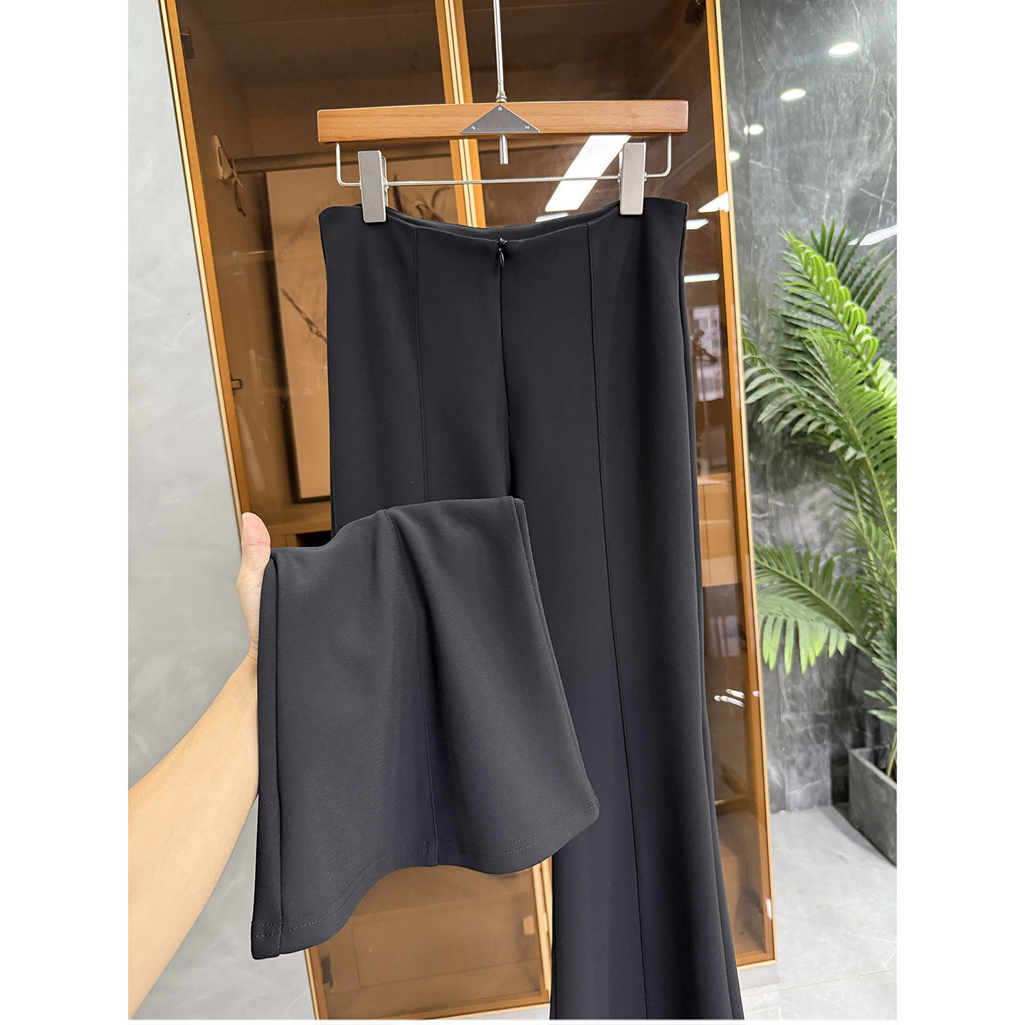 咆哮推荐！动漫腿精！修身微弹抗皱休闲喇叭裤女    K85679~JS