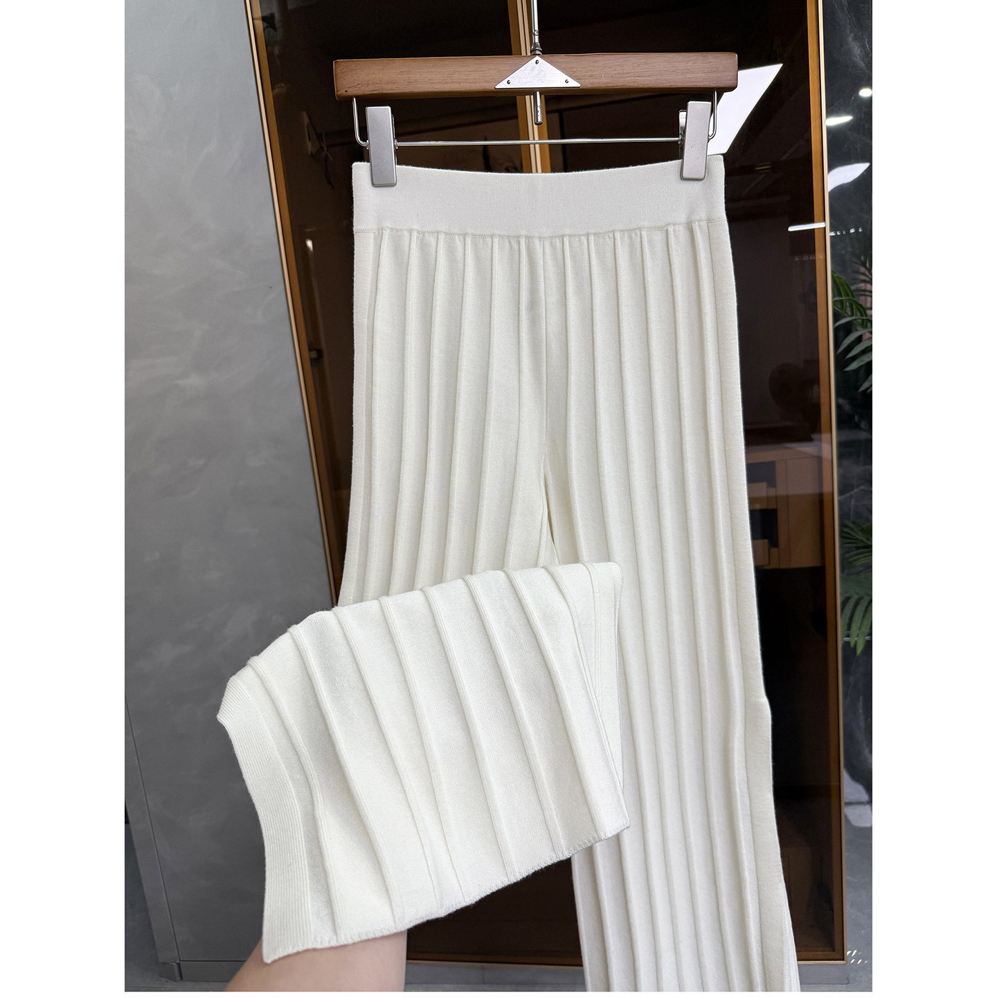 美利奴羊毛高腰针织开叉直筒裤