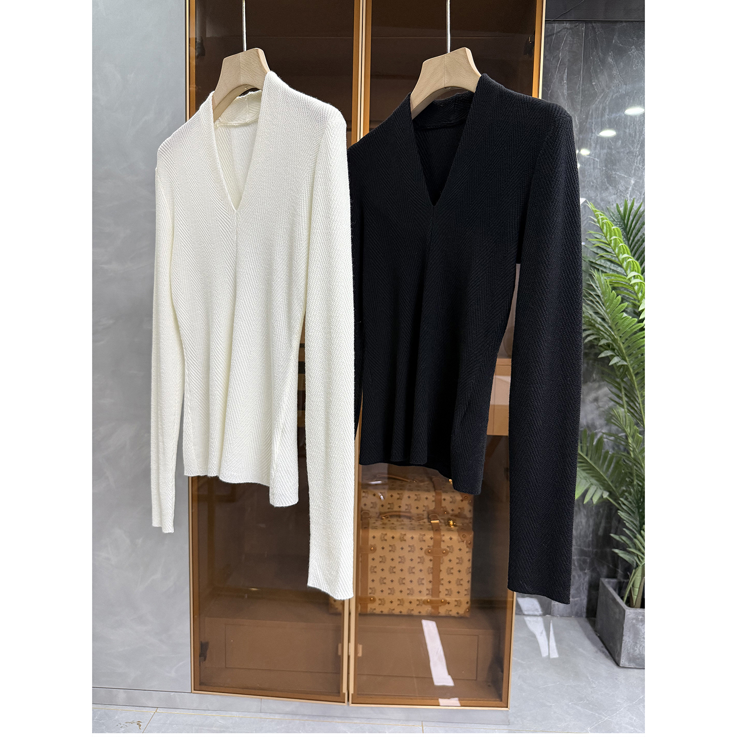 Q货修身人字纹羊毛V领针织衫上衣