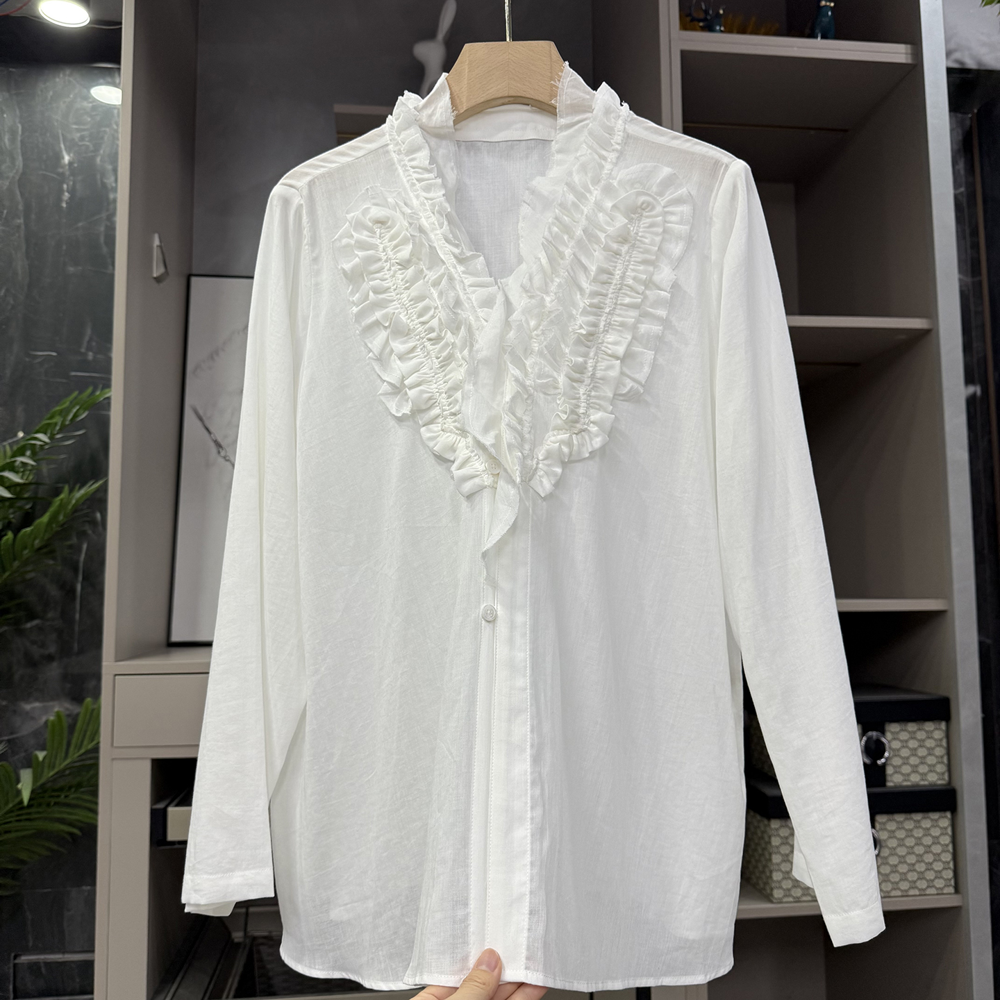 法式！宽松木耳边V领棉衬衫