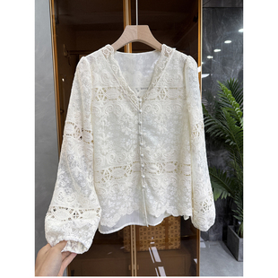 S85846 美翻 上衣女 重工刺绣花边V领衬衫 浪漫法式