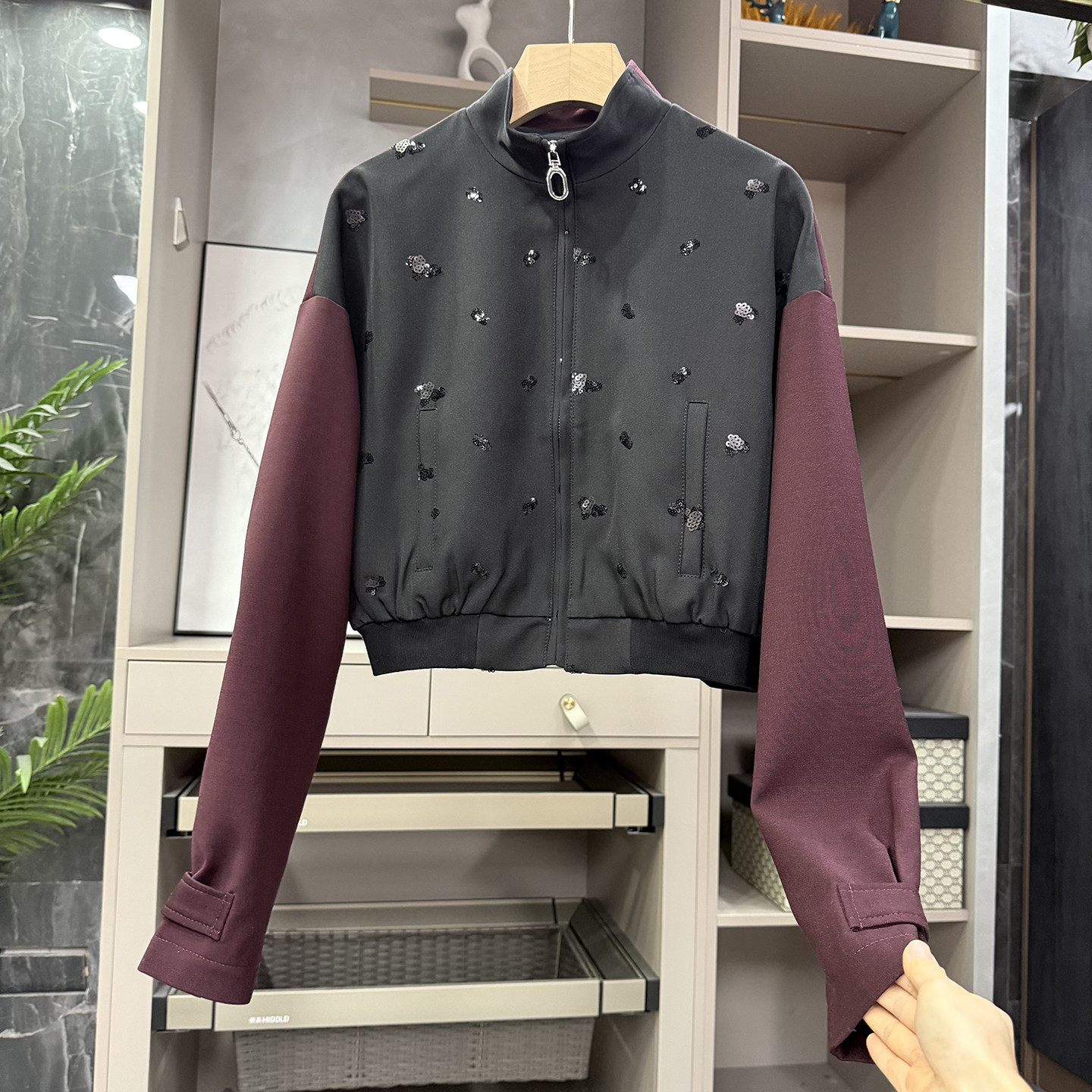 宽松撞色棒球服翻领亮片短外套