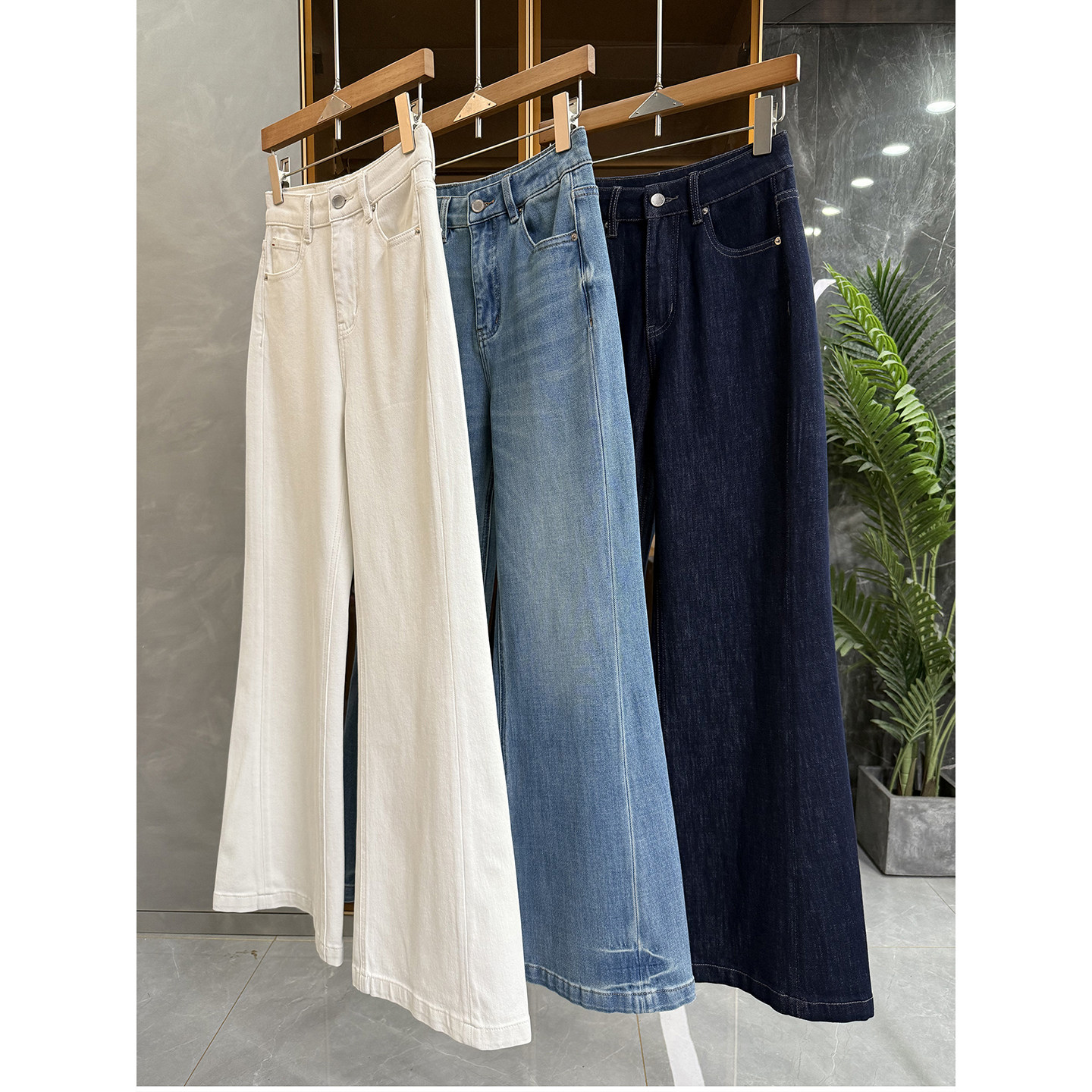 高个子收！显瘦腿精！微弹中高腰牛仔直筒喇叭裤女   67981~ME