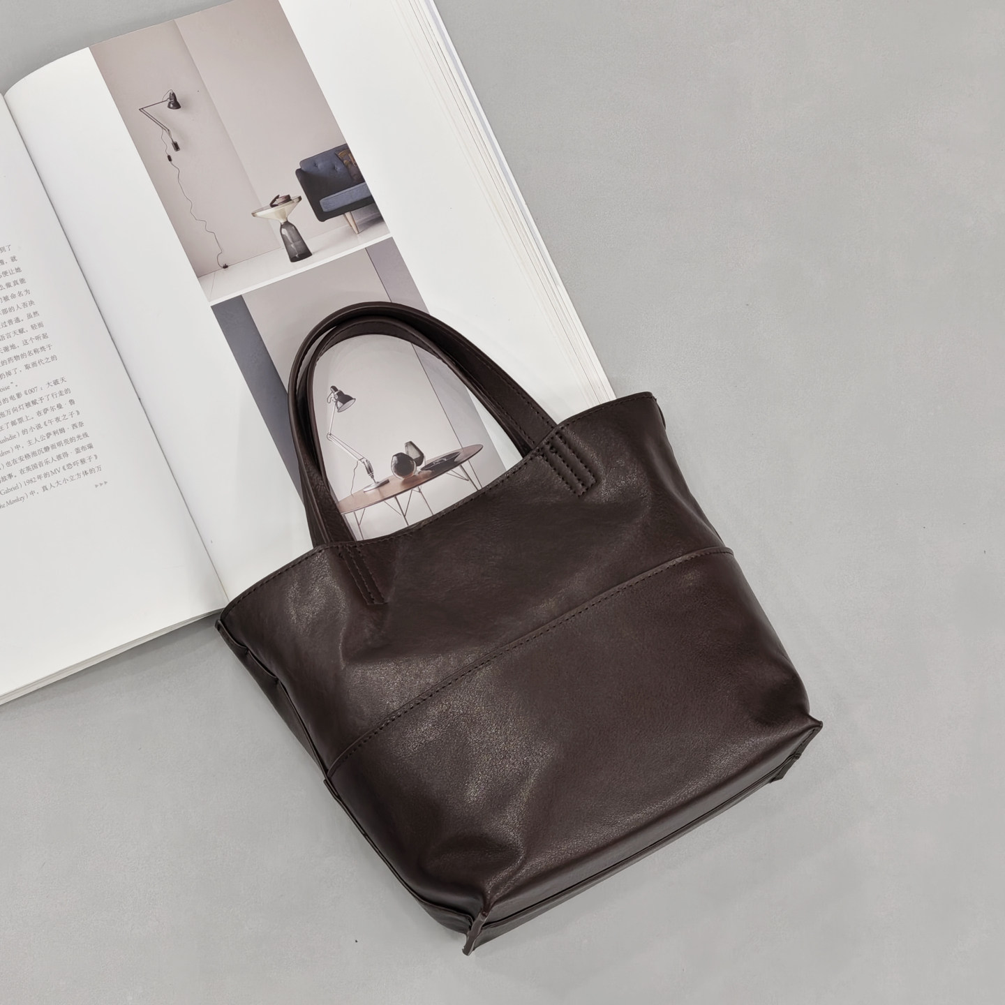 2025秋新款牛皮通勤手提包包女极简风咖色水桶包复古植鞣皮斜挎包,箱包皮具/热销女包/男包,水桶包,淘宝优惠券,粉丝福利购,淘宝优惠卷