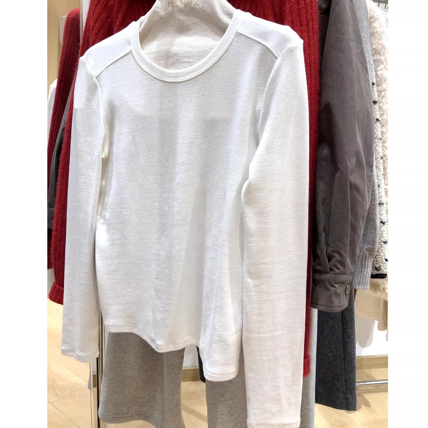 2025秋冬新简约时尚圆领T恤亲肤