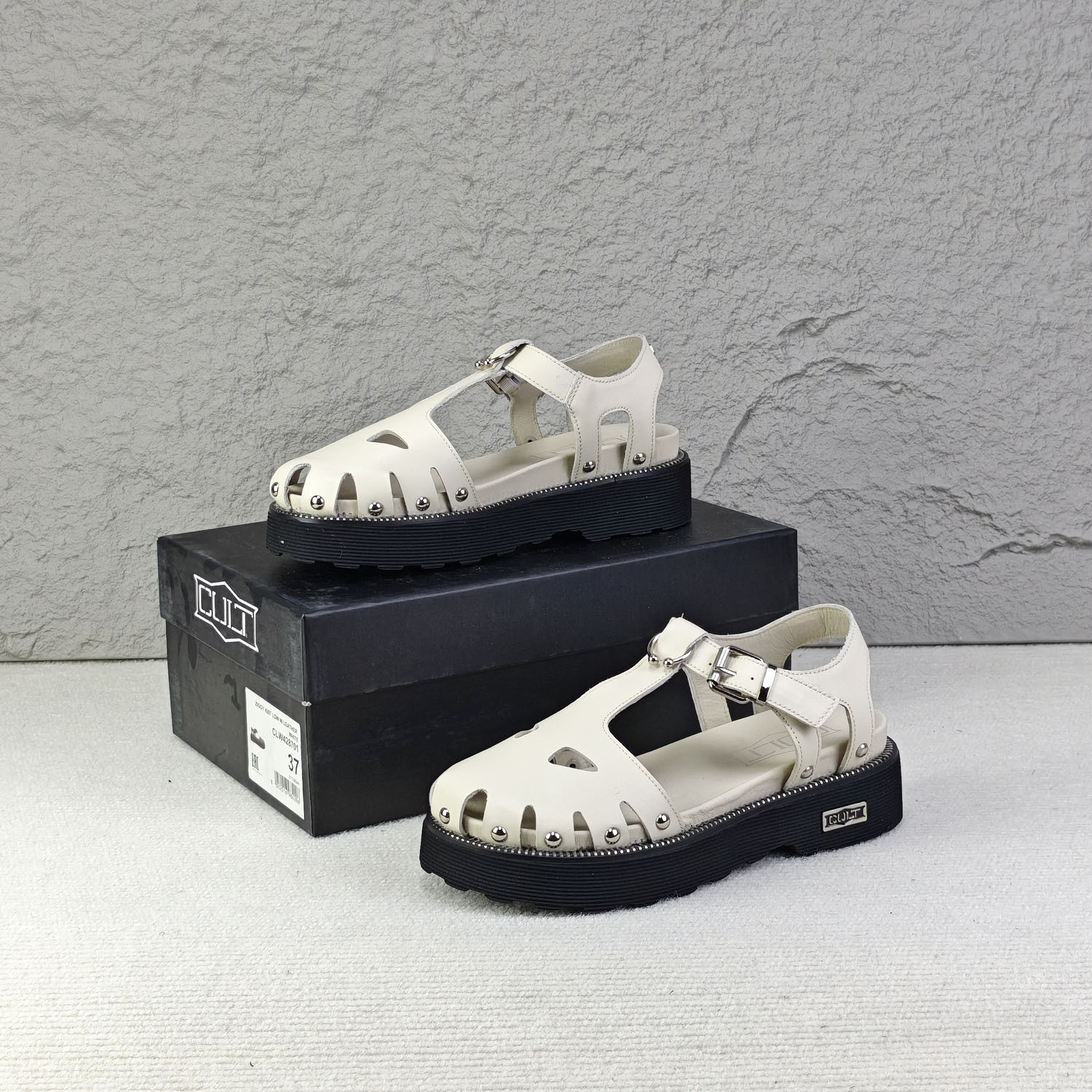 真皮凉鞋女厚底休闲包头镂空粗跟