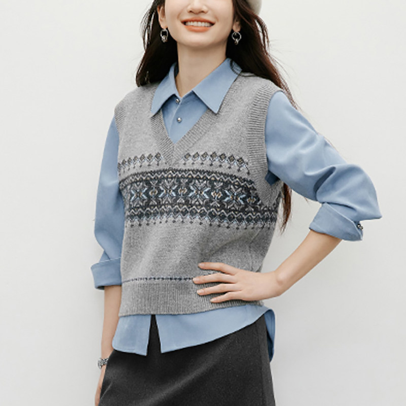 洋气复古灰色针织马甲女士秋冬叠穿外搭职业短款坎肩背心毛衣马夹